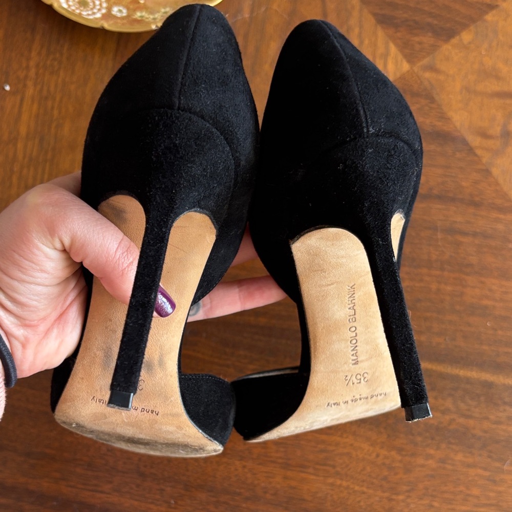 Manolo Blahnik Black D’Orsay Suede Heels - Picture 5 of 6